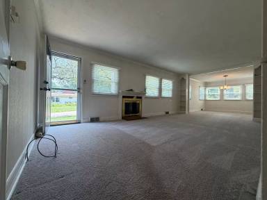 Main picture of 460 Royal Ave
