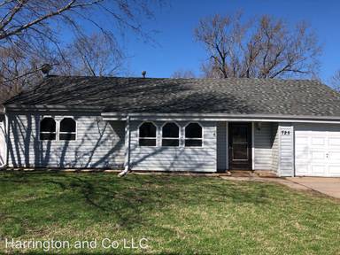 Main picture of 725 Old Main St