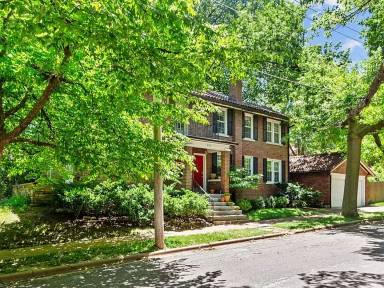 Main picture of 830 Purdue Ave