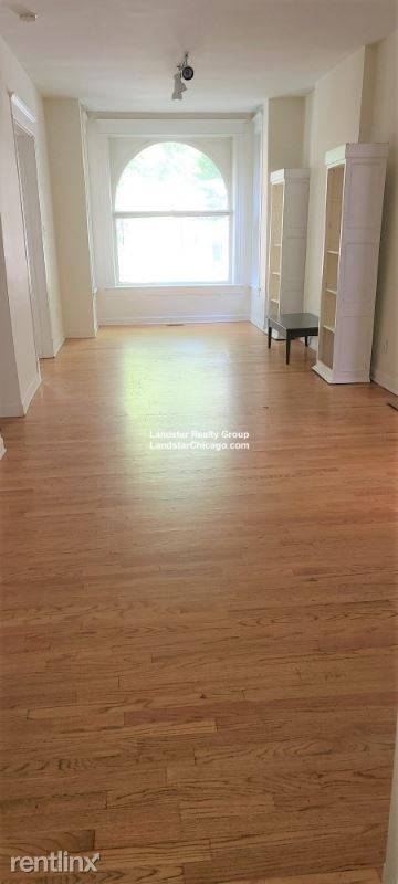 Main picture of 3046 N Clifton Ave