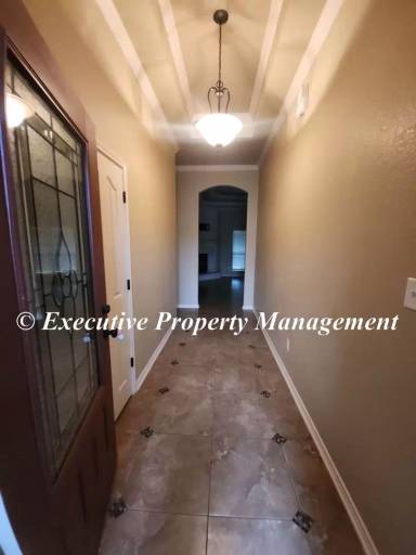 Main picture of 2906 Traditions Dr