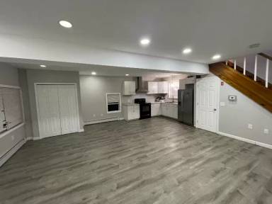 Main picture of 39 W Pleasant St