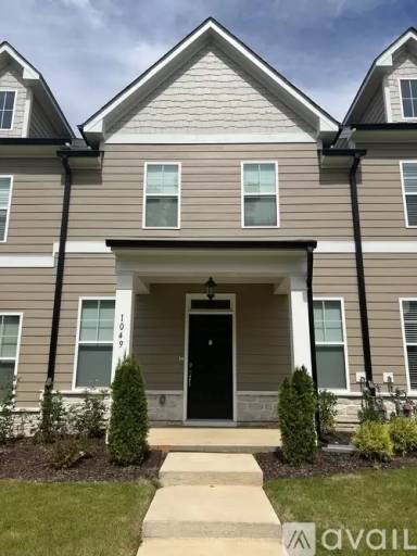 Main picture of 1049 N Main St