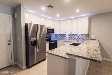Main picture of 1025 SE 12th St