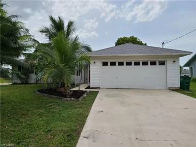 Main picture of 3214 Santa Barbara Blvd N