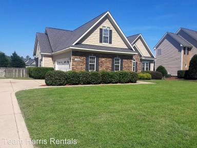 Main picture of 1723 Holloman Dr