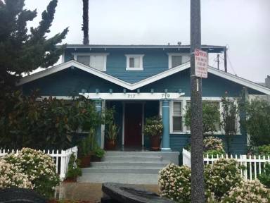 Main picture of 701 Linden Ave