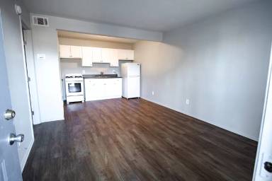 Main picture of 806 E 14th St