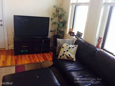 Main picture of 2954 N Racine Ave