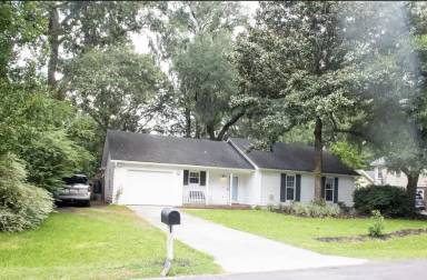 Main picture of 29 Wyecreek Ave