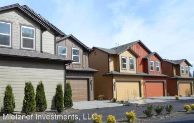 Main picture of 832 207th Pl SE