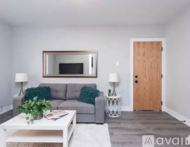 Main picture of 427-33 W Belden Ave