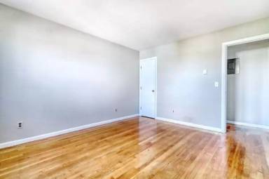 Main picture of 16 Waldemar Ave