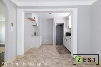 Main picture of 7770 Rosemont Ave