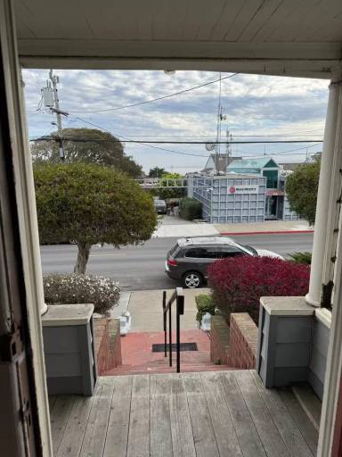 Main picture of 735 Hawthorne St