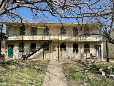 Main picture of 101 E Cardinal Ln