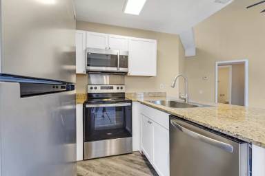 Main picture of 1900 W Taylor St
