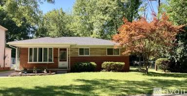 Main picture of 4550 Universal St