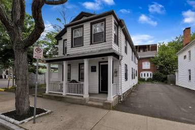 Main picture of 401 Crown St