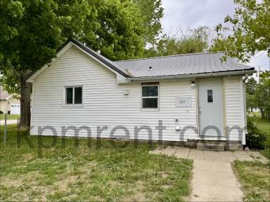 Main picture of 303 Chestnut St