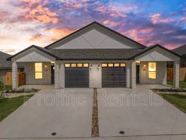 Main picture of 5109 Rose Petal Ct