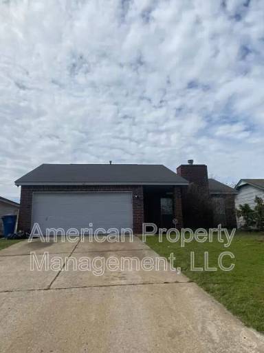Main picture of 6318 S Newport Ave