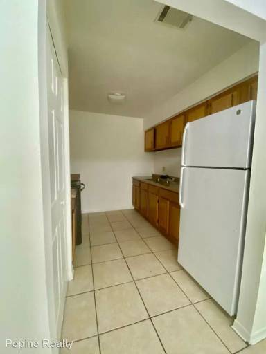 Main picture of 7423 SW 42nd Pl