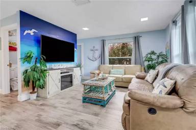 Main picture of 206 Cape Coral Pkwy W