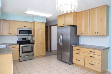 Main picture of 2422 11th Ave NW