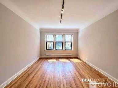 Main picture of 2323 N Rockwell St