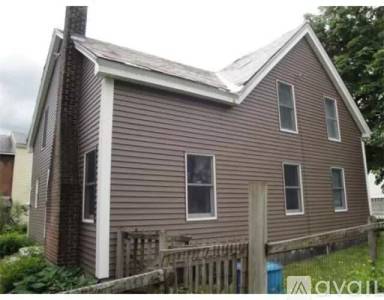 Main picture of 18 Railroad St