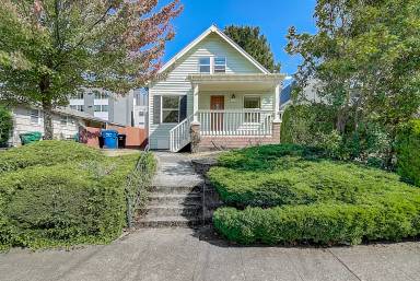 Main picture of 5634 Brooklyn Ave NE