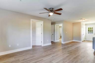 Main picture of 136 Brookside Ln