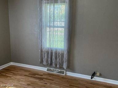 Main picture of 3421 E Leafdale Ave
