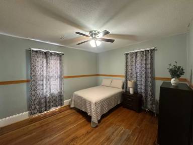 Main picture of 66 Knollwood St