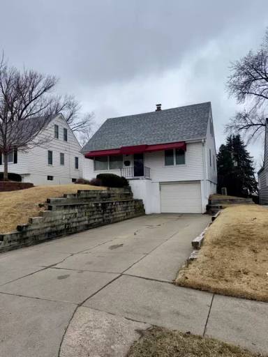 Main picture of 2116 S 49th Ave