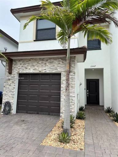 Main picture of 25167 SW 108th Ct