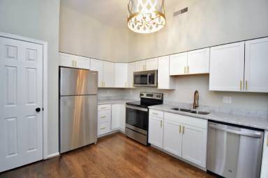 Main picture of 422 Clark Street