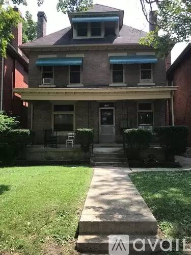 Main picture of 1284 Highland St