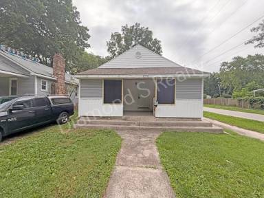 Main picture of 836 S Nettleton Ave