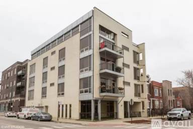 Main picture of 514 N Damen Ave