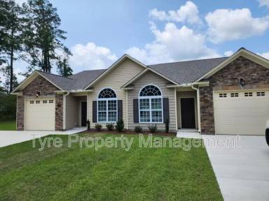 Main picture of 3205B Gordon Dr