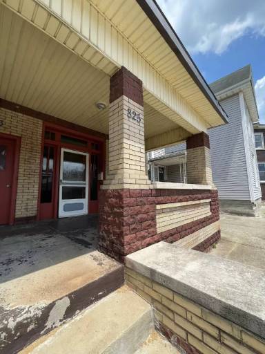 Main picture of 821 Market St