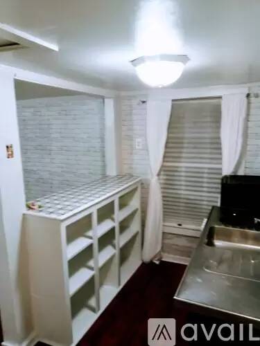 Main picture of 2224 College St