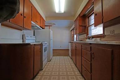 Main picture of 1601 W College St