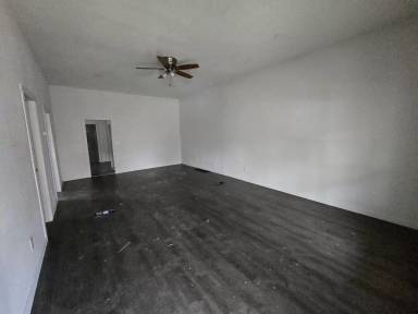 Main picture of 1110 SW Woodward Ave