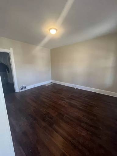 Main picture of 2855 N Hubbard St