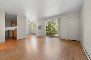 Main picture of 723 E Linden Ave