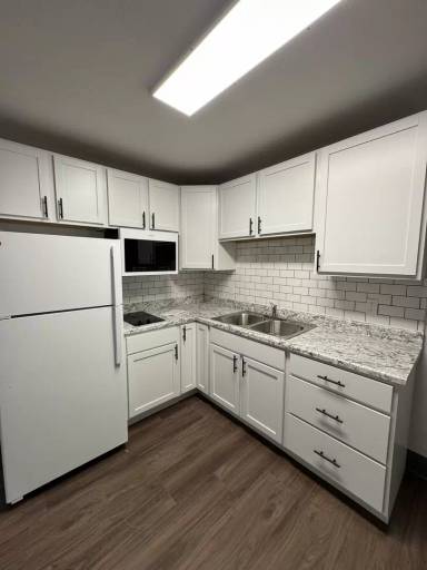 Main picture of 102 S Main St