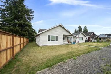 Main picture of 208 Noble St